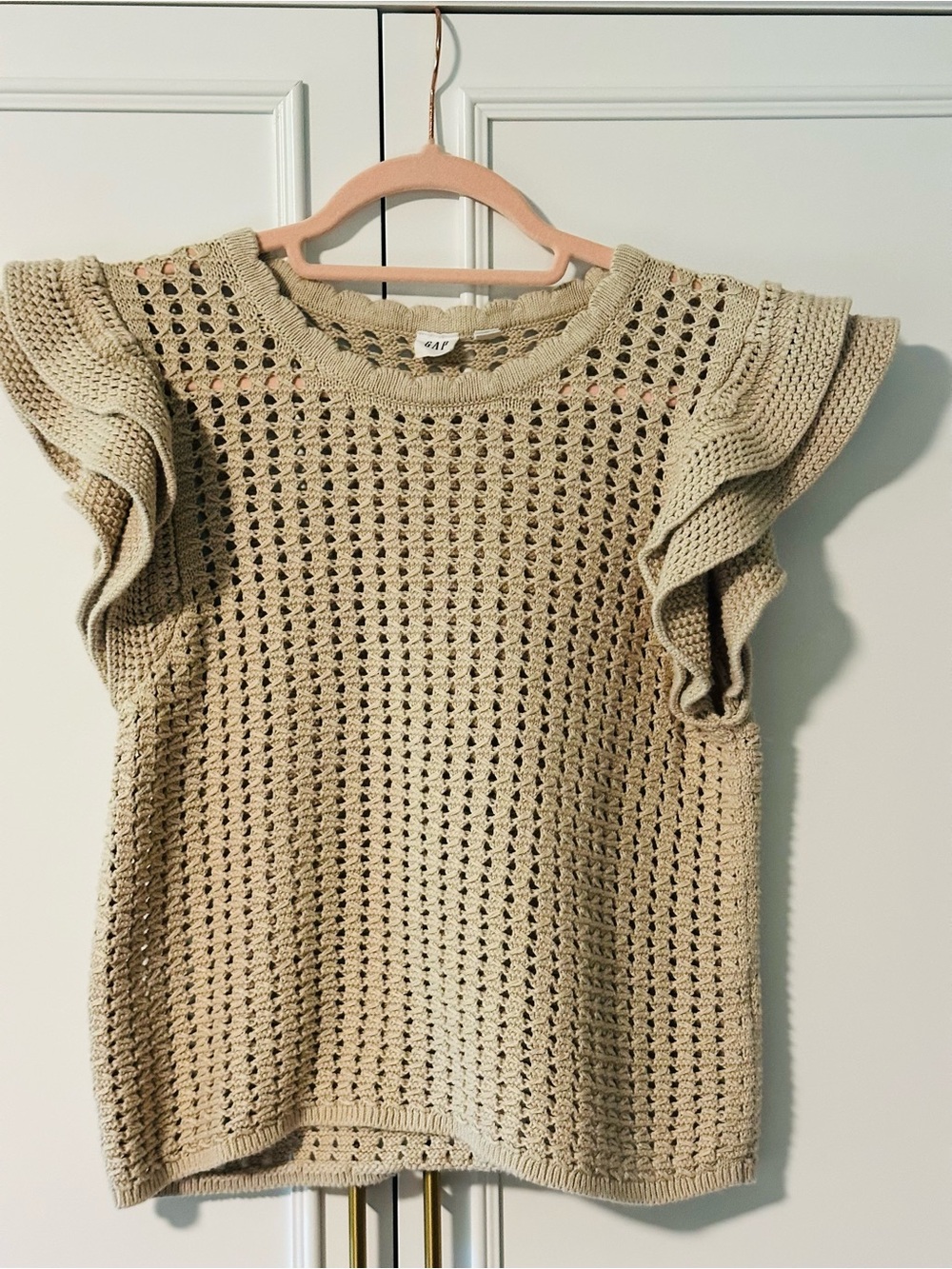 Gap Crochet Ruffle Sleeve Top in Beige Size S fits M